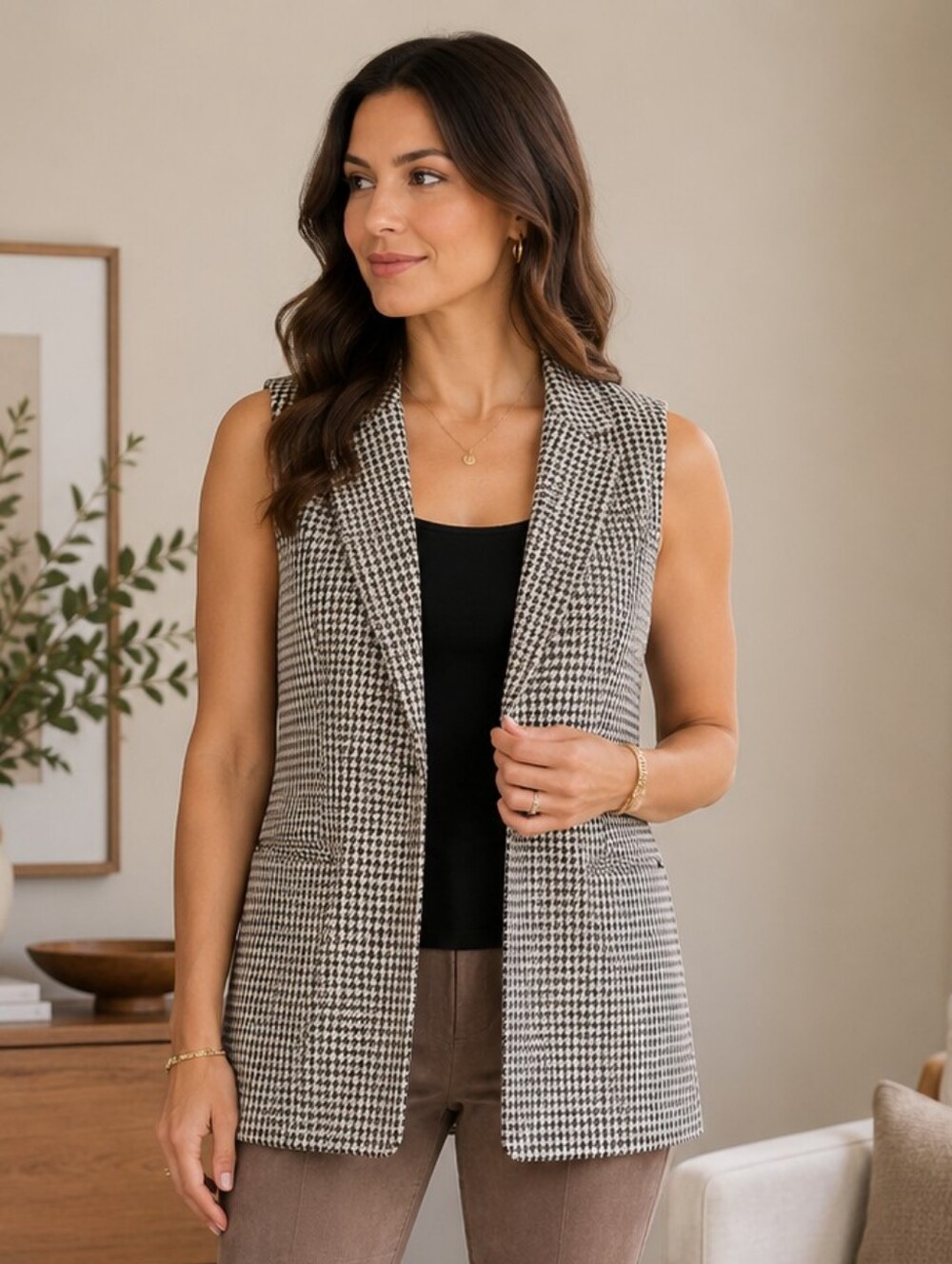 Suzy Shier Black, White & Beige Houndstooth Sleeveless Blazer Vest
